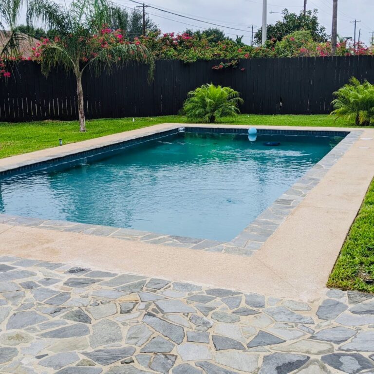 Custom swimming pool builders in Texas - Ultrapool